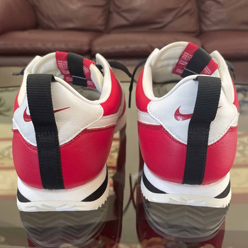 Nike - Picture 5 of 17